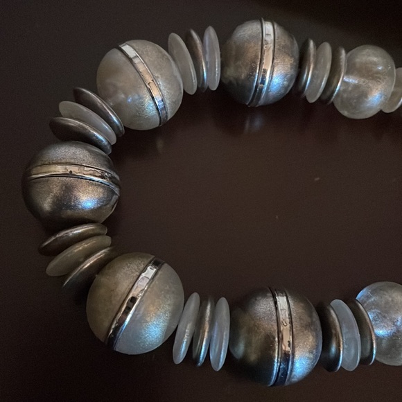 Beaded necklace - Picture 3 of 3